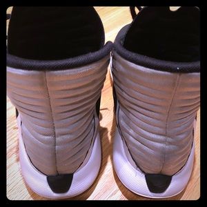 Women Nike Basketball sneakers 9.5